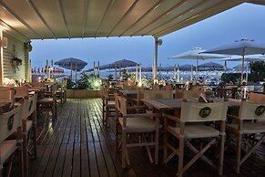 Rouge Hotel International