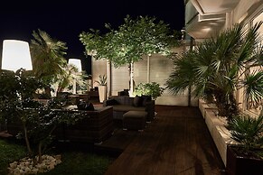 Rouge Hotel International