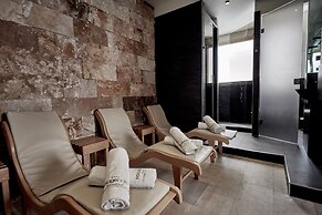 Rouge Hotel International