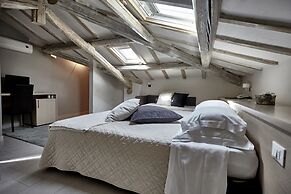 Rouge Hotel International