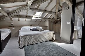 Rouge Hotel International