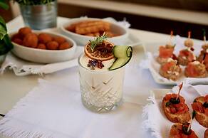 Rouge Hotel International