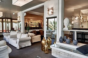 Rouge Hotel International