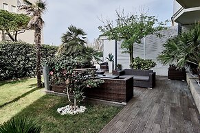 Rouge Hotel International