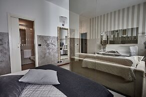 Rouge Hotel International