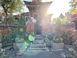 Uma Dewi Guest House