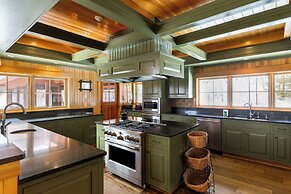 The Mountain Top Inn & Resort