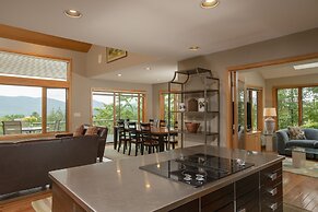 The Mountain Top Inn & Resort