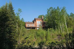 The Mountain Top Inn & Resort