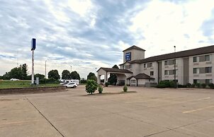 Pleasant Stay Inn & Suites