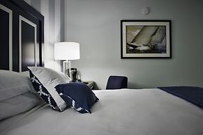 Marker 8 Hotel & Marina