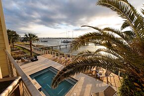 Marker 8 Hotel & Marina