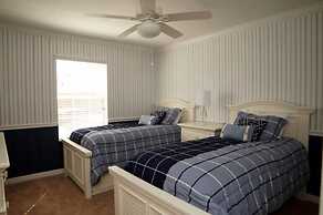 Paradise Palms by Home 2U