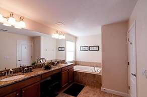 Paradise Palms by Home 2U