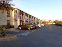 Windcrest Inn and Suites