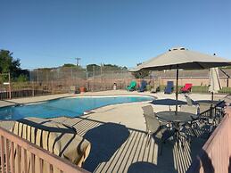 Windcrest Inn and Suites