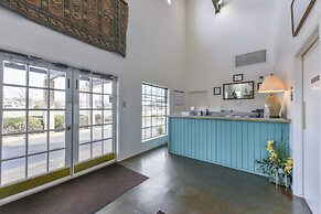 Windcrest Inn and Suites