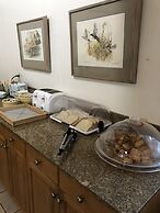 Windcrest Inn and Suites