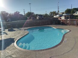 Windcrest Inn and Suites