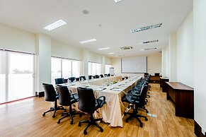 Ngwe Saung Yacht Club & Resort