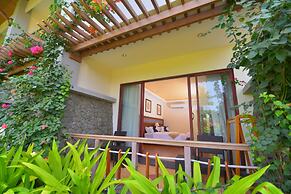 Ngwe Saung Yacht Club & Resort