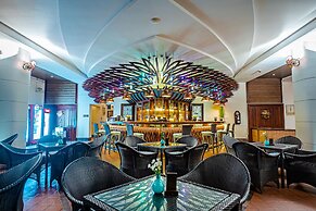 Ngwe Saung Yacht Club & Resort