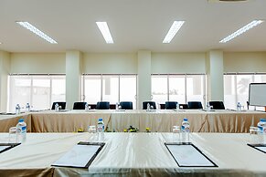 Ngwe Saung Yacht Club & Resort