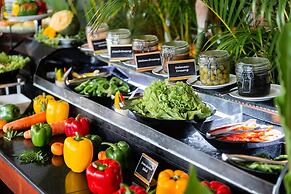 Ngwe Saung Yacht Club & Resort