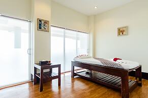 Ngwe Saung Yacht Club & Resort