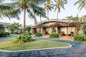 Ngwe Saung Yacht Club & Resort