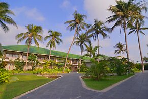 Ngwe Saung Yacht Club & Resort