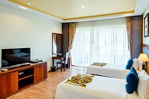 Ngwe Saung Yacht Club & Resort