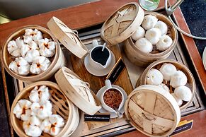 Ngwe Saung Yacht Club & Resort