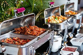 Ngwe Saung Yacht Club & Resort