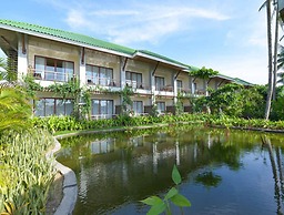 Ngwe Saung Yacht Club & Resort