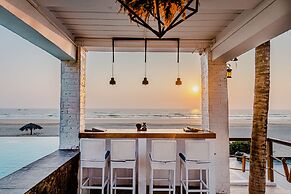 Ngwe Saung Yacht Club & Resort