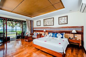 Ngwe Saung Yacht Club & Resort