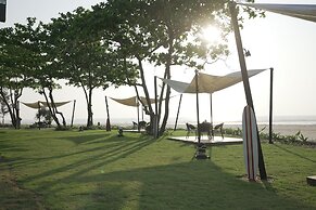 Ngwe Saung Yacht Club & Resort