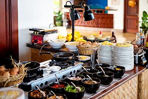 Ngwe Saung Yacht Club & Resort