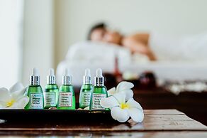 Ngwe Saung Yacht Club & Resort