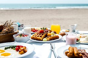 Ngwe Saung Yacht Club & Resort