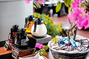 Ngwe Saung Yacht Club & Resort