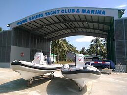 Ngwe Saung Yacht Club & Resort