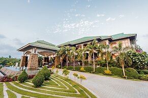 Ngwe Saung Yacht Club & Resort