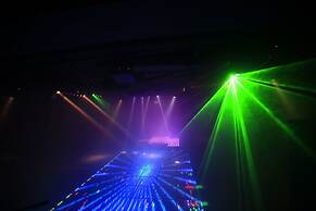 Ngwe Saung Yacht Club & Resort