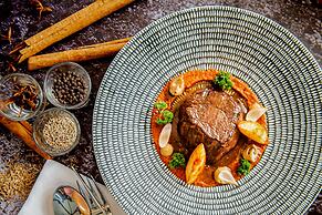 Ngwe Saung Yacht Club & Resort