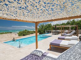 Iguana Crossing Boutique Hotel