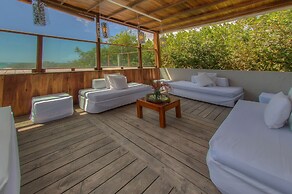 Iguana Crossing Boutique Hotel