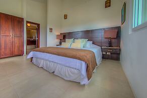 Iguana Crossing Boutique Hotel