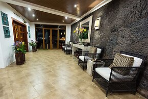 Iguana Crossing Boutique Hotel